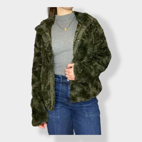 Vero Moda VMcurl Faux Fur Jacket Women’s Small Olive Green Plush Short Coat - Picture 7 of 14